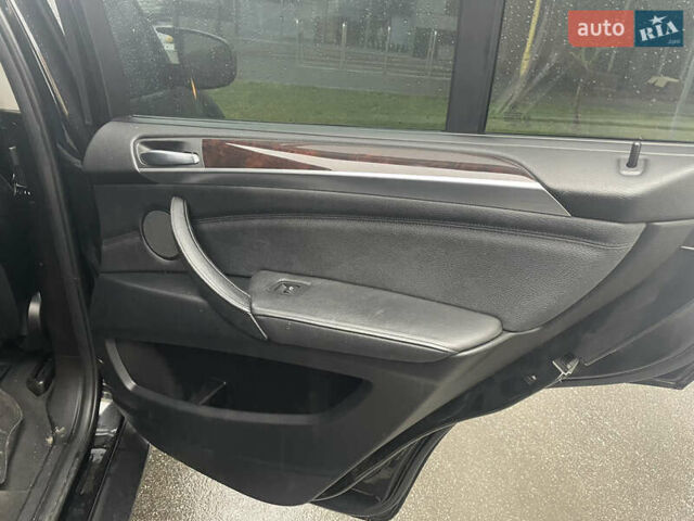 Чорний БМВ Х5, об'ємом двигуна 3 л та пробігом 212 тис. км за 14500 $, фото 34 на Automoto.ua