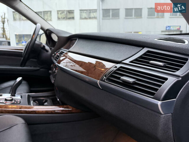 Черный БМВ Х5, объемом двигателя 2.99 л и пробегом 259 тыс. км за 16800 $, фото 74 на Automoto.ua
