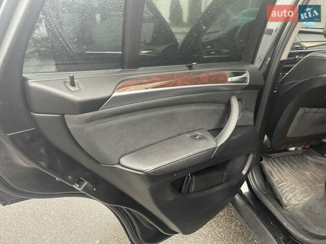 Чорний БМВ Х5, об'ємом двигуна 3 л та пробігом 212 тис. км за 14500 $, фото 26 на Automoto.ua