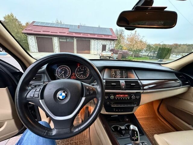 Чорний БМВ Х5, об'ємом двигуна 3 л та пробігом 204 тис. км за 3999 $, фото 2 на Automoto.ua
