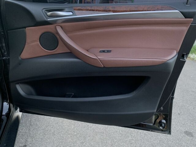 Чорний БМВ Х5, об'ємом двигуна 3 л та пробігом 290 тис. км за 13500 $, фото 9 на Automoto.ua