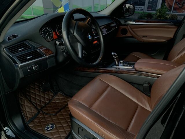 Чорний БМВ Х5, об'ємом двигуна 3 л та пробігом 290 тис. км за 13500 $, фото 3 на Automoto.ua
