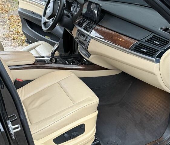 Черный БМВ Х5, объемом двигателя 3 л и пробегом 205 тыс. км за 18000 $, фото 6 на Automoto.ua