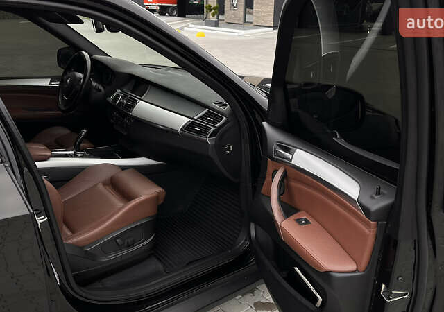 Чорний БМВ Х5, об'ємом двигуна 3 л та пробігом 303 тис. км за 21000 $, фото 16 на Automoto.ua