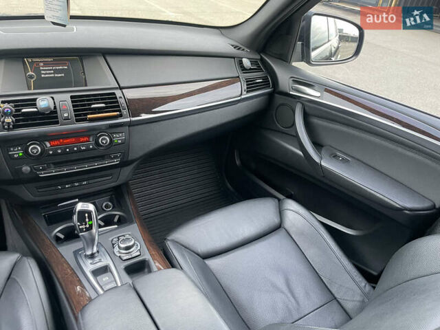 БМВ Х5 2011 в Киеве на Automoto.ua Черный БМВ Х5, объемом двигателя 2.98 л и пробегом 193 тыс. км за 18000 $, фото 30 на Automoto.ua