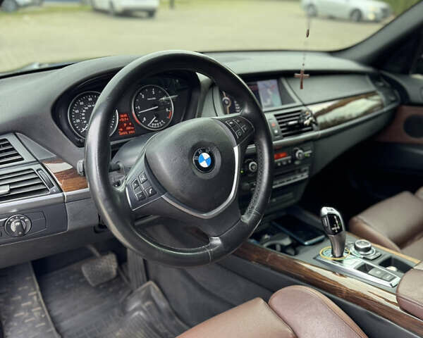 Черный БМВ Х5, объемом двигателя 2.99 л и пробегом 308 тыс. км за 16000 $, фото 9 на Automoto.ua