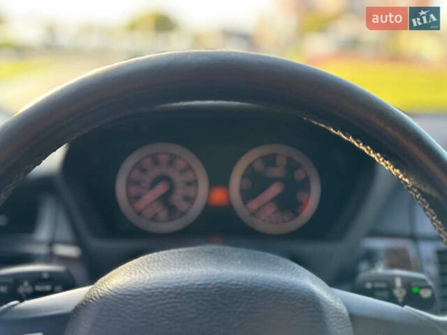 Чорний БМВ Х5, об'ємом двигуна 3 л та пробігом 257 тис. км за 18750 $, фото 18 на Automoto.ua