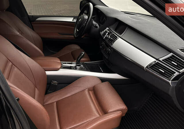 Чорний БМВ Х5, об'ємом двигуна 3 л та пробігом 303 тис. км за 21000 $, фото 17 на Automoto.ua