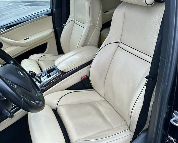 Чорний БМВ Х5, об'ємом двигуна 2.99 л та пробігом 235 тис. км за 21000 $, фото 22 на Automoto.ua