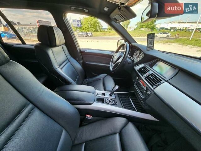 Чорний БМВ Х5, об'ємом двигуна 3 л та пробігом 218 тис. км за 17750 $, фото 48 на Automoto.ua