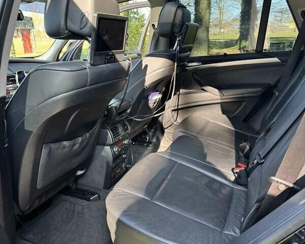 Черный БМВ Х5, объемом двигателя 2.98 л и пробегом 270 тыс. км за 16000 $, фото 8 на Automoto.ua