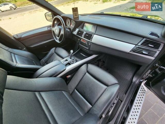 Чорний БМВ Х5, об'ємом двигуна 3 л та пробігом 218 тис. км за 17750 $, фото 52 на Automoto.ua