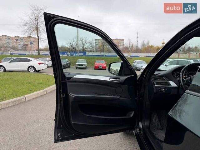 Чорний БМВ Х5, об'ємом двигуна 3 л та пробігом 350 тис. км за 18500 $, фото 33 на Automoto.ua