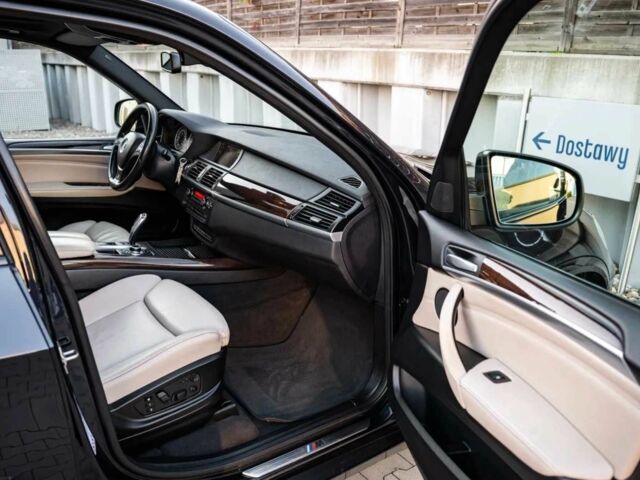 Чорний БМВ Х5, об'ємом двигуна 3 л та пробігом 250 тис. км за 13000 $, фото 9 на Automoto.ua