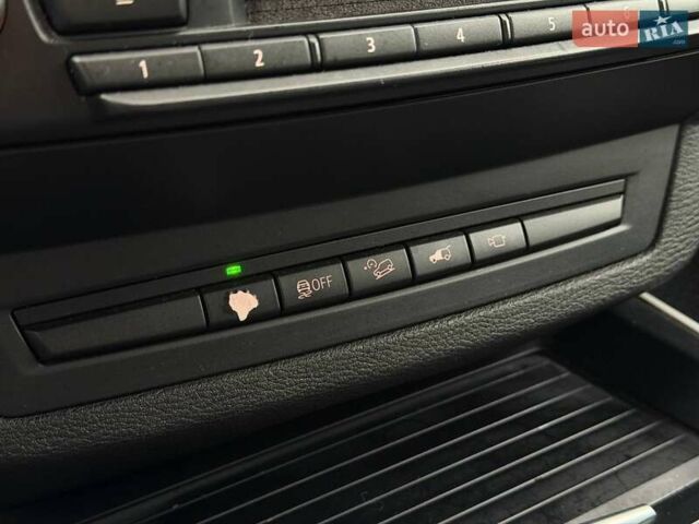 Чорний БМВ Х5, об'ємом двигуна 3 л та пробігом 350 тис. км за 18500 $, фото 60 на Automoto.ua