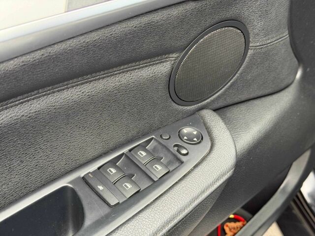 Чорний БМВ Х5, об'ємом двигуна 3 л та пробігом 250 тис. км за 18500 $, фото 16 на Automoto.ua