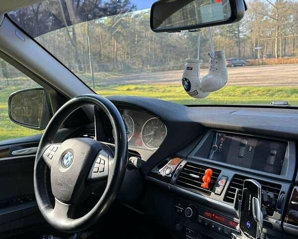 Черный БМВ Х5, объемом двигателя 2.98 л и пробегом 270 тыс. км за 16000 $, фото 9 на Automoto.ua