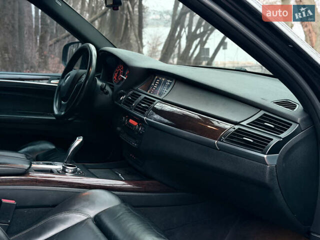 Черный БМВ Х5, объемом двигателя 2.98 л и пробегом 137 тыс. км за 9999 $, фото 15 на Automoto.ua