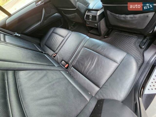 Чорний БМВ Х5, об'ємом двигуна 3 л та пробігом 218 тис. км за 17750 $, фото 64 на Automoto.ua