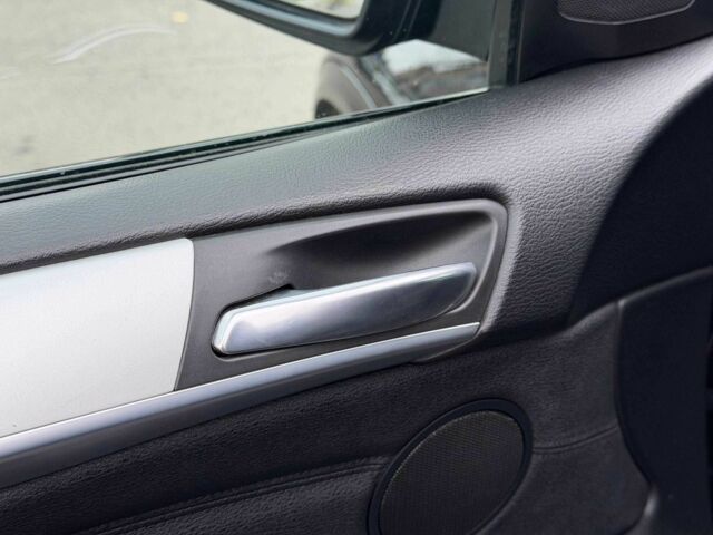 Чорний БМВ Х5, об'ємом двигуна 3 л та пробігом 250 тис. км за 18500 $, фото 15 на Automoto.ua