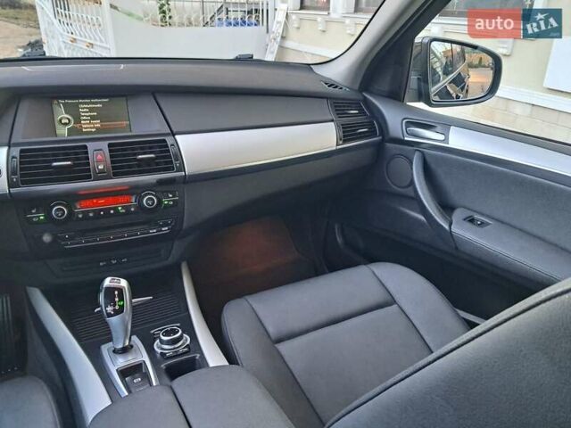 Чорний БМВ Х5, об'ємом двигуна 3 л та пробігом 191 тис. км за 14500 $, фото 75 на Automoto.ua