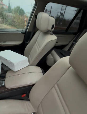 БМВ Х5 2012 в Львове на Automoto.ua Черный БМВ Х5, объемом двигателя 3 л и пробегом 161 тыс. км за 11500 $, фото 7 на Automoto.ua