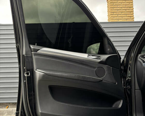 Чорний БМВ Х5, об'ємом двигуна 2.99 л та пробігом 305 тис. км за 22000 $, фото 44 на Automoto.ua