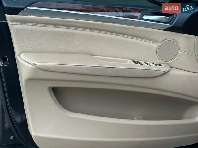 Черный БМВ Х5, объемом двигателя 3 л и пробегом 349 тыс. км за 17690 $, фото 8 на Automoto.ua