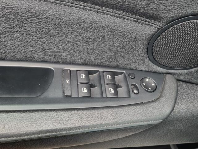 Черный БМВ Х5, объемом двигателя 3 л и пробегом 258 тыс. км за 19750 $, фото 13 на Automoto.ua