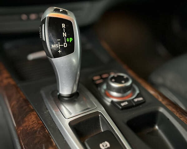 Чорний БМВ Х5, об'ємом двигуна 2.98 л та пробігом 251 тис. км за 15000 $, фото 4 на Automoto.ua