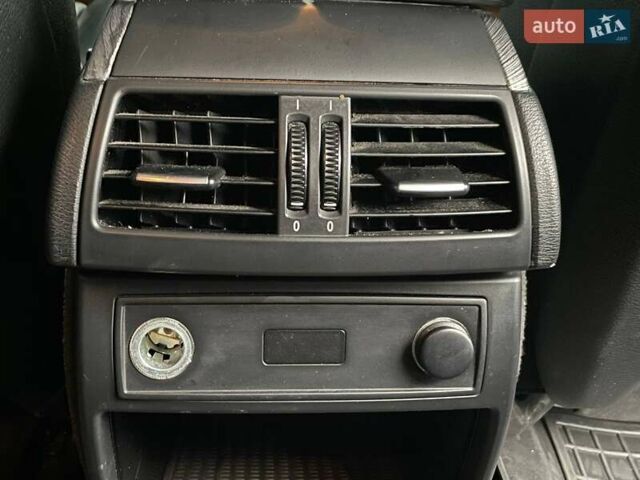 Черный БМВ Х5, объемом двигателя 3 л и пробегом 237 тыс. км за 17400 $, фото 19 на Automoto.ua