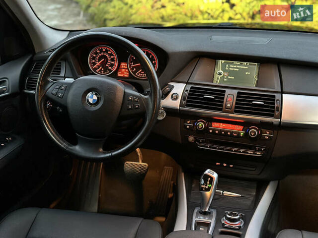 Чорний БМВ Х5, об'ємом двигуна 3 л та пробігом 189 тис. км за 13500 $, фото 66 на Automoto.ua