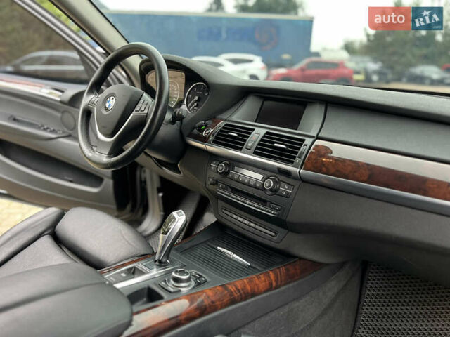 Черный БМВ Х5, объемом двигателя 3 л и пробегом 280 тыс. км за 18800 $, фото 18 на Automoto.ua