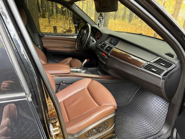 БМВ Х5 2012 в Чернигове на Automoto.ua Черный БМВ Х5, объемом двигателя 3 л и пробегом 307 тыс. км за 18600 $, фото 13 на Automoto.ua