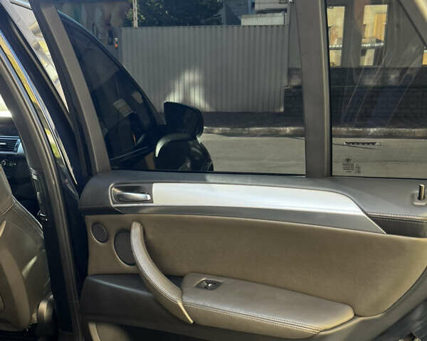 Чорний БМВ Х5, об'ємом двигуна 3 л та пробігом 250 тис. км за 24700 $, фото 17 на Automoto.ua