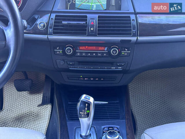 Чорний БМВ Х5, об'ємом двигуна 3 л та пробігом 311 тис. км за 17250 $, фото 34 на Automoto.ua