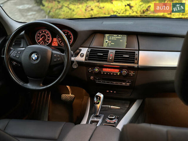 Чорний БМВ Х5, об'ємом двигуна 3 л та пробігом 189 тис. км за 13500 $, фото 73 на Automoto.ua