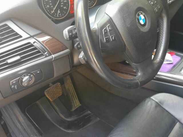 Чорний БМВ Х5, об'ємом двигуна 3 л та пробігом 212 тис. км за 11750 $, фото 4 на Automoto.ua