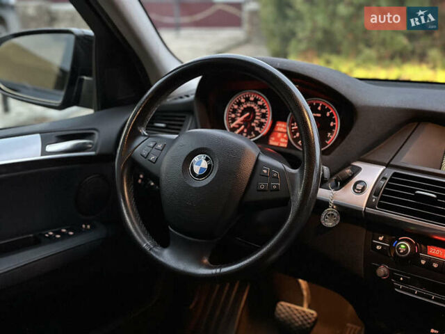Чорний БМВ Х5, об'ємом двигуна 3 л та пробігом 189 тис. км за 13500 $, фото 71 на Automoto.ua