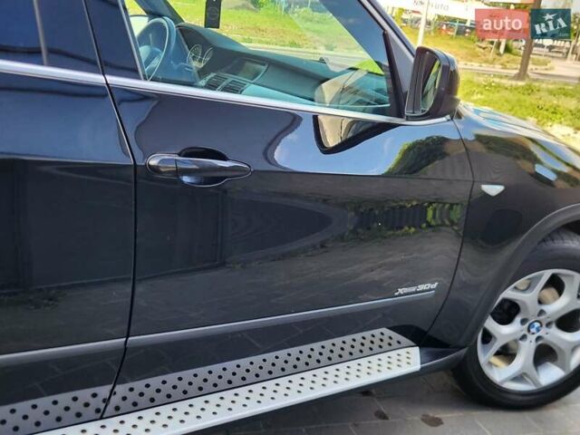 Чорний БМВ Х5, об'ємом двигуна 3 л та пробігом 218 тис. км за 17750 $, фото 49 на Automoto.ua