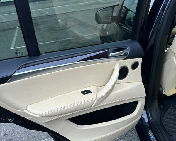 Чорний БМВ Х5, об'ємом двигуна 2.99 л та пробігом 235 тис. км за 21000 $, фото 18 на Automoto.ua