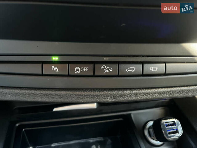 Чорний БМВ Х5, об'ємом двигуна 3 л та пробігом 250 тис. км за 24700 $, фото 29 на Automoto.ua