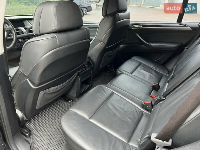 Черный БМВ Х5, объемом двигателя 3 л и пробегом 280 тыс. км за 18800 $, фото 20 на Automoto.ua