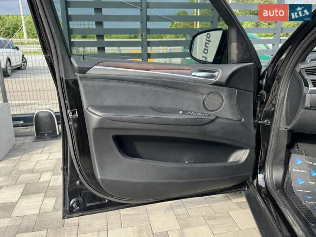 Чорний БМВ Х5, об'ємом двигуна 4.39 л та пробігом 171 тис. км за 15700 $, фото 13 на Automoto.ua