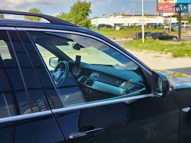 Чорний БМВ Х5, об'ємом двигуна 3 л та пробігом 218 тис. км за 17750 $, фото 63 на Automoto.ua