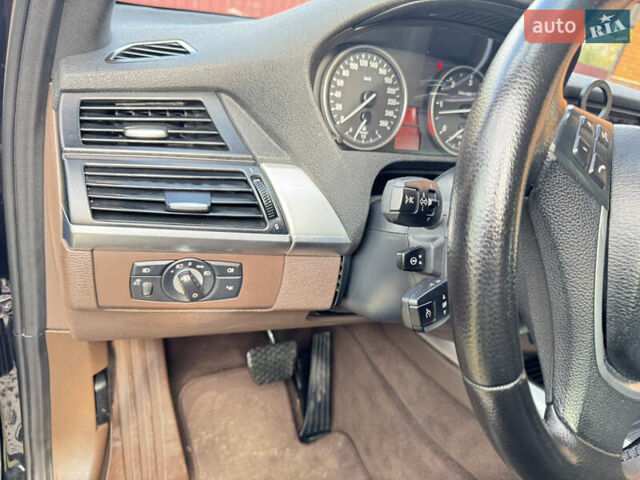 Черный БМВ Х5, объемом двигателя 3 л и пробегом 247 тыс. км за 20000 $, фото 3 на Automoto.ua