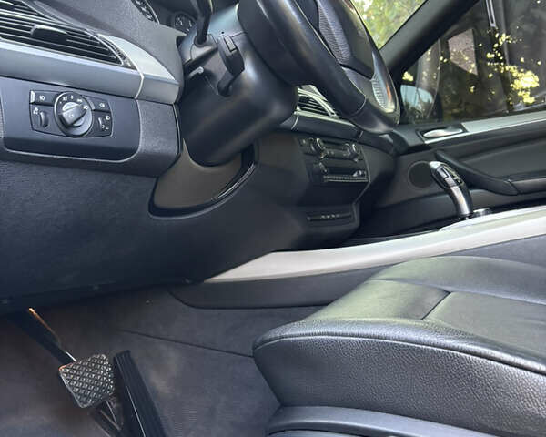 Чорний БМВ Х5, об'ємом двигуна 2.99 л та пробігом 305 тис. км за 22000 $, фото 8 на Automoto.ua