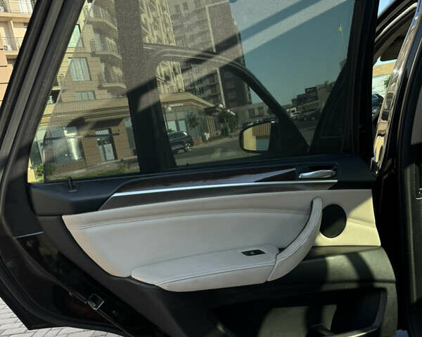 Черный БМВ Х5, объемом двигателя 3 л и пробегом 195 тыс. км за 15000 $, фото 9 на Automoto.ua