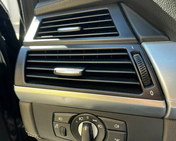 Чорний БМВ Х5, об'ємом двигуна 3 л та пробігом 250 тис. км за 24700 $, фото 12 на Automoto.ua