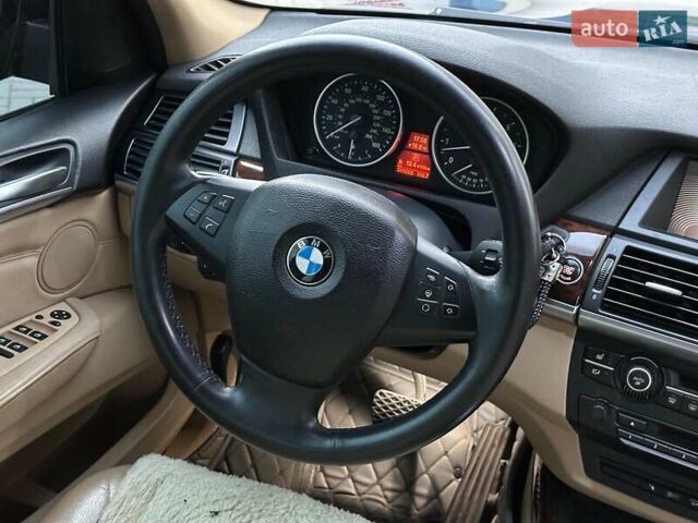 Черный БМВ Х5, объемом двигателя 3 л и пробегом 349 тыс. км за 17690 $, фото 23 на Automoto.ua